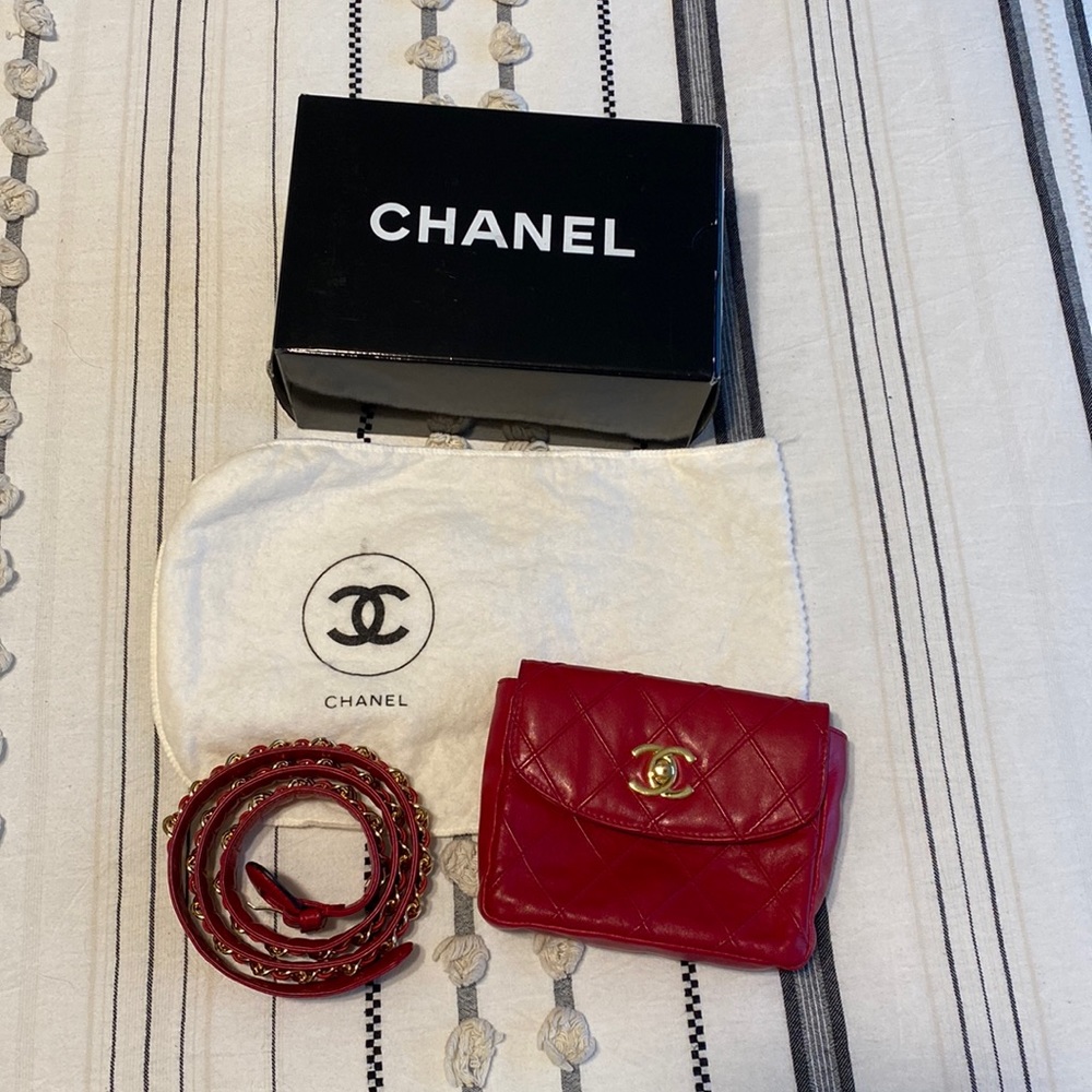🔴✔️SOLD✔️🔴Chanel CC red quilted leather belt bag bum bag vintage